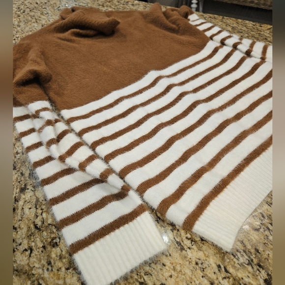 Cowlneck Sweater top, L - Picture 7 of 9